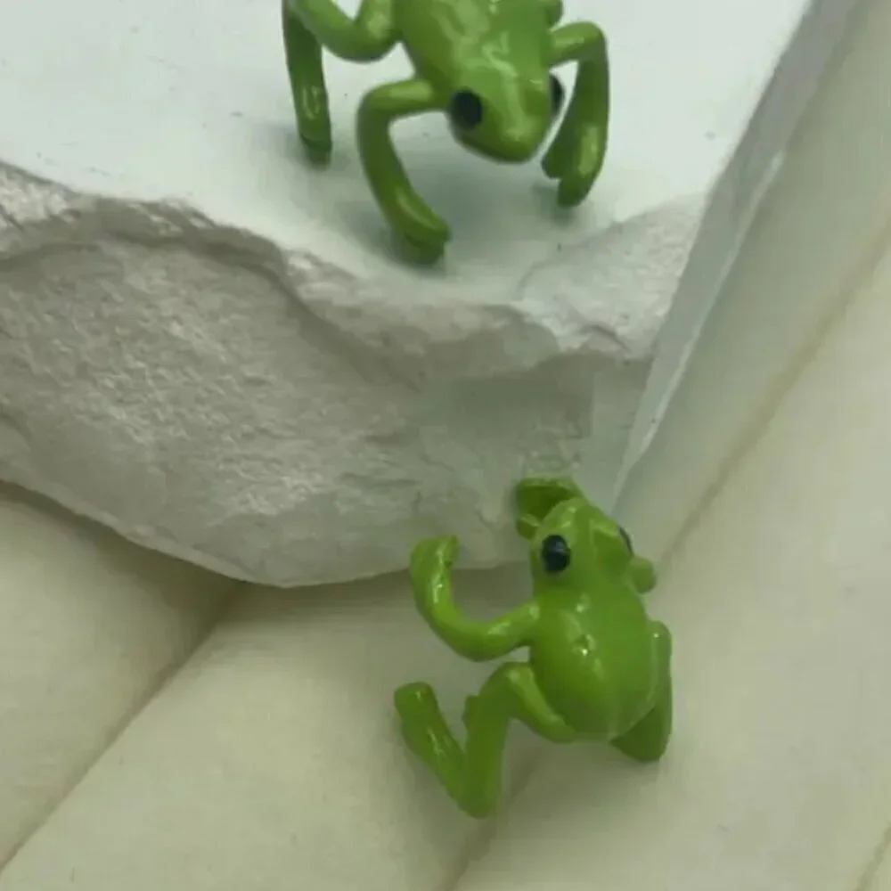 Cute Frog Ear Clips - Picture 4 of 16